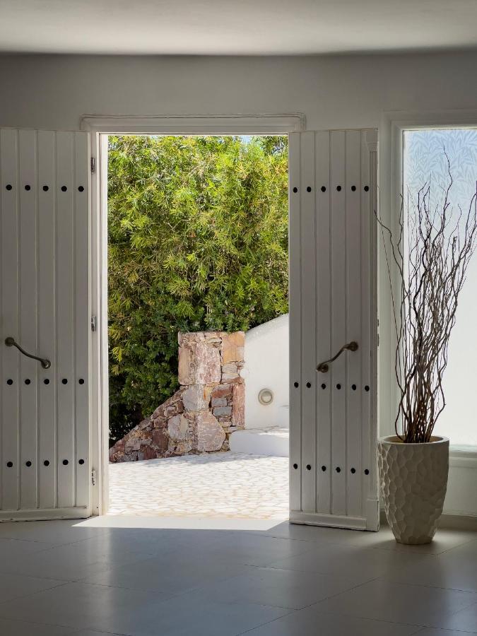 Aspalathras White Hotel Folegandros Town Экстерьер фото