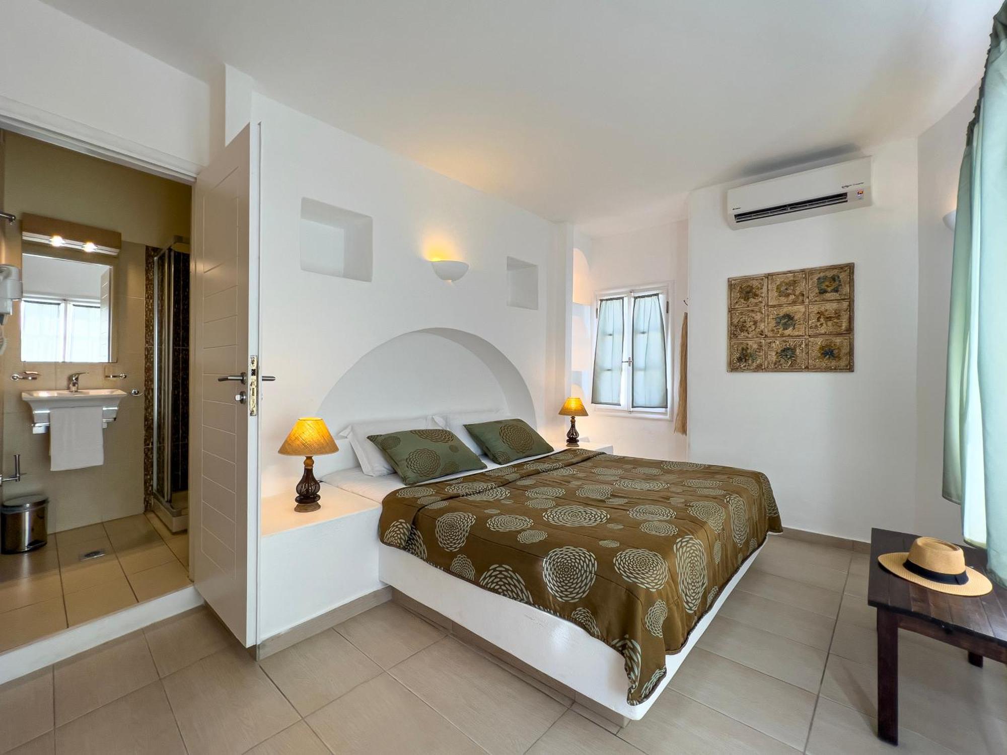 Aspalathras White Hotel Folegandros Town Экстерьер фото